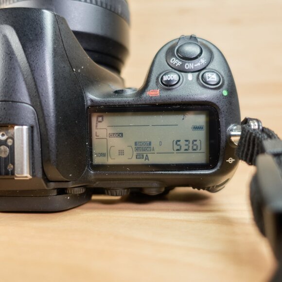 Nikon D300 dslr Camera 12.3MP with Nikkor AF-S DX VR 18-200mm Lens - Picture 8 of 12